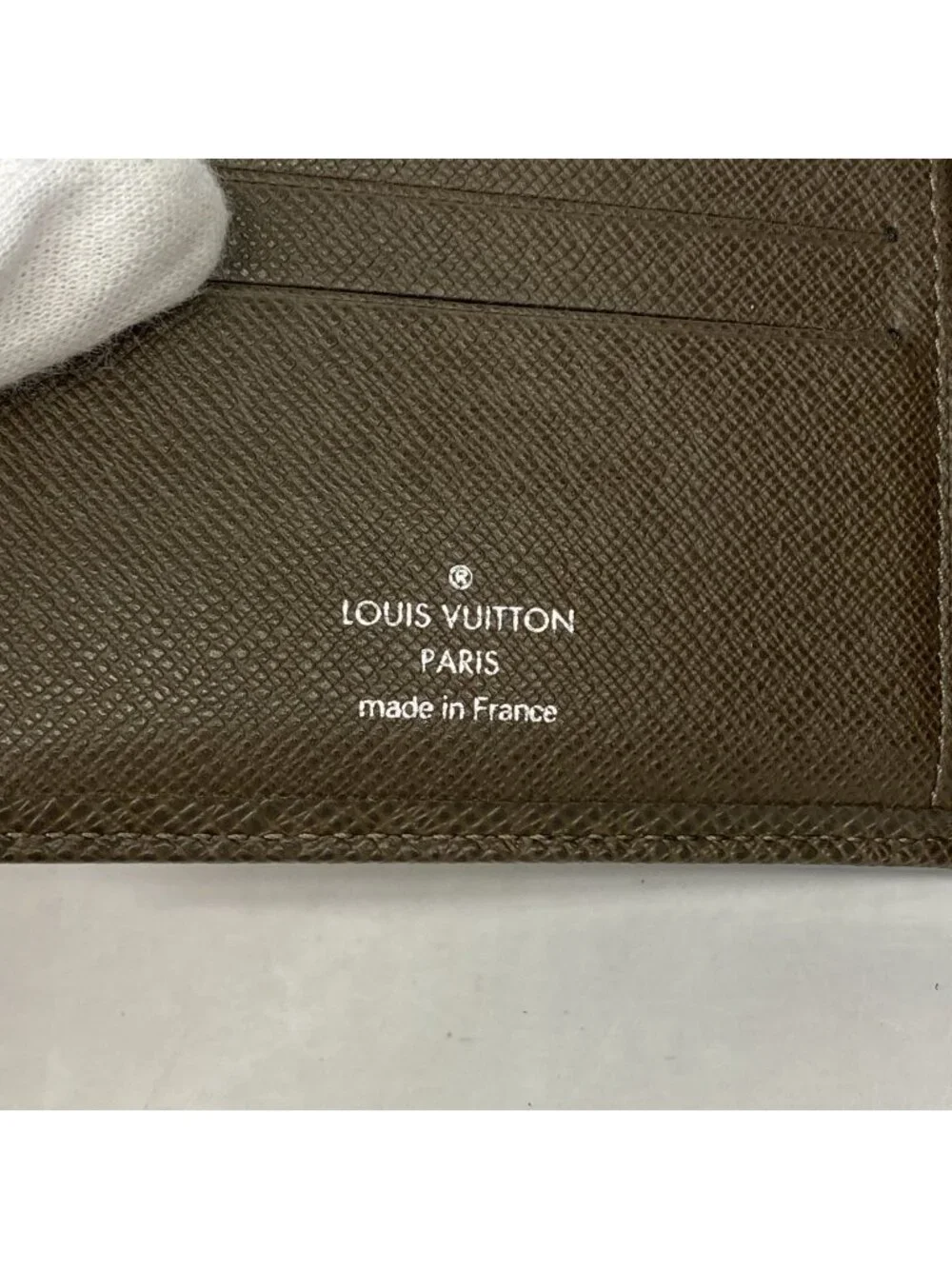 Louis Vuitton Wallet Taiga Portefeuille Multiple M Grizzly